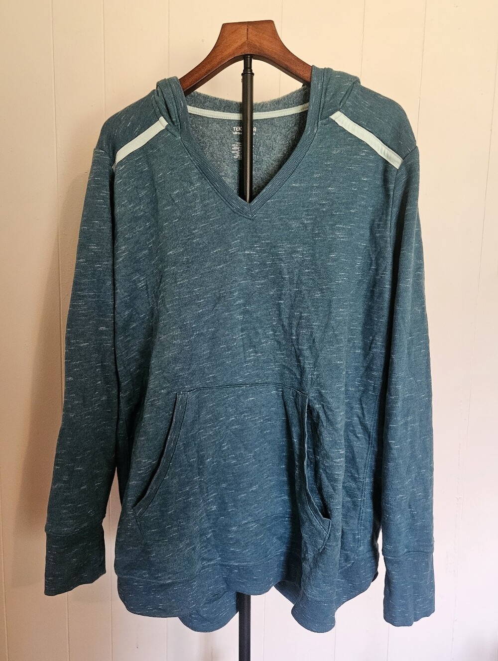 tek gear Teal V-Neck Hooded Sweater with Contrast Shoulder Trim Size 2X